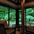 山門から庭園