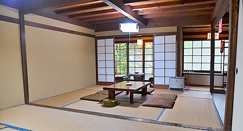 遍照殿・不二殿